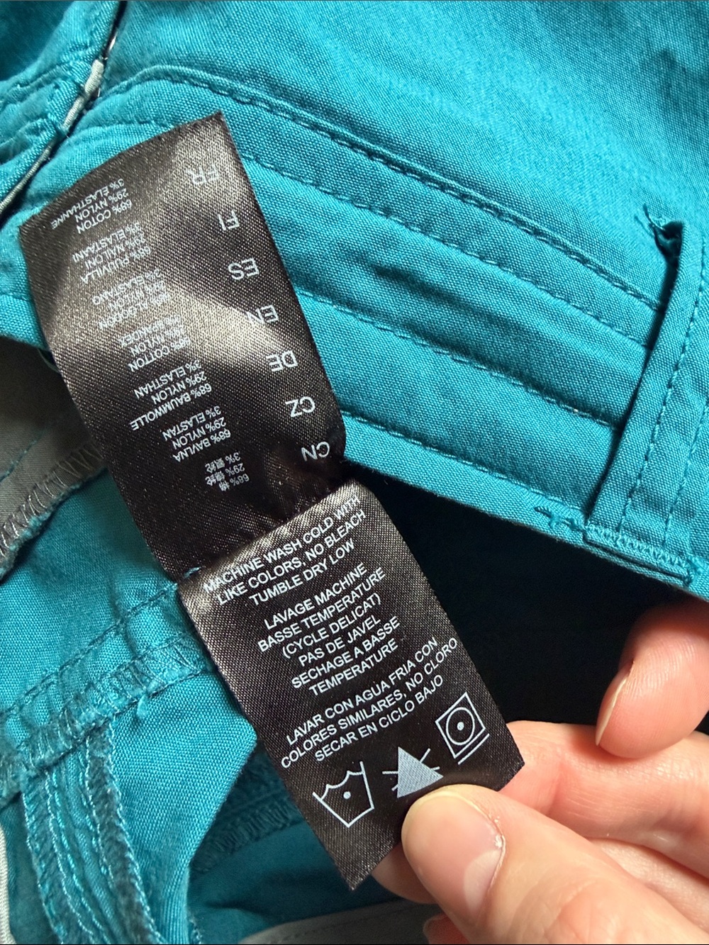 Kuhl women’s Spire hiking shorts teal Lagoon blue outdoors - Picture 5 of 7